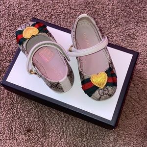 Gucci flats